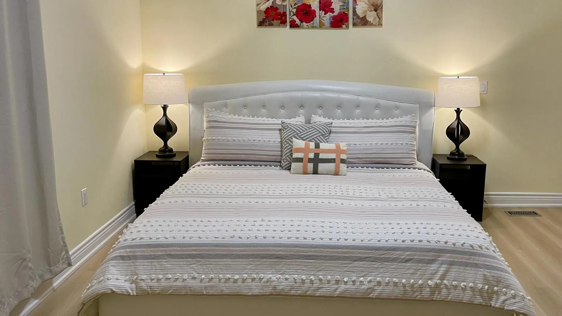 Victoria Family Vacation Home - King Bed Private Yard Bbq Deck Gazebo - 4 Minutes To The Falls Niagara Şelalesi
